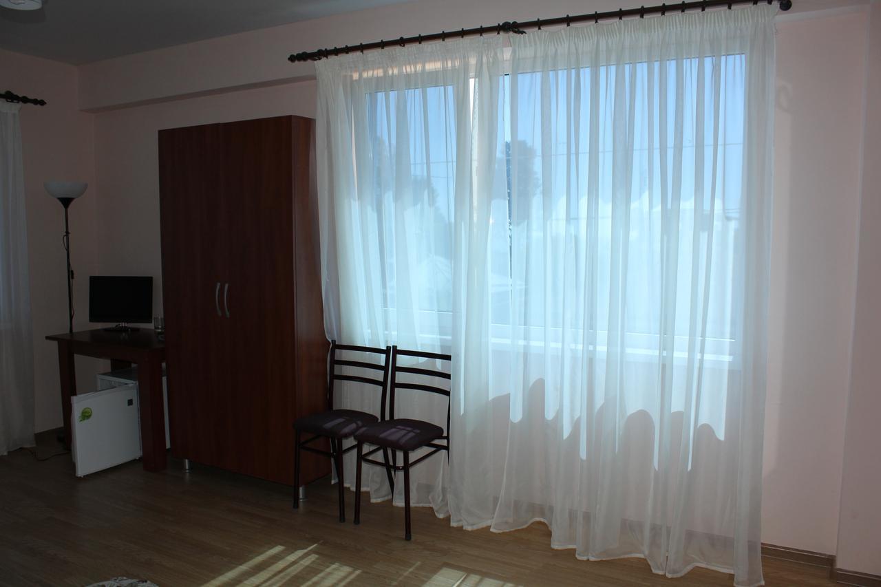 Guest House Zvanba Gagra Exteriör bild